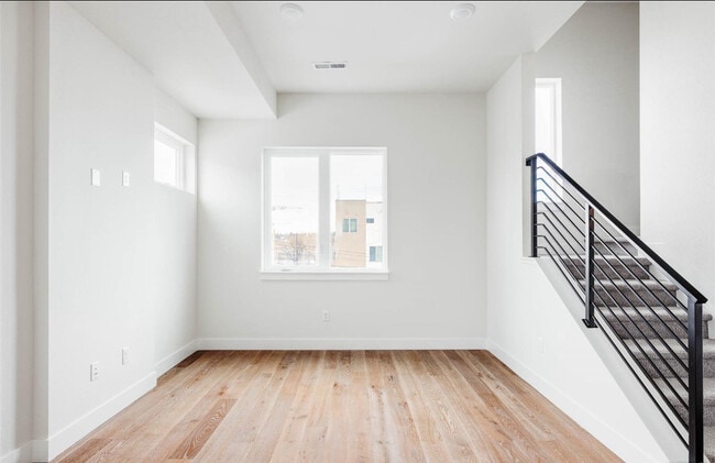Building Photo - 1238 Perry St