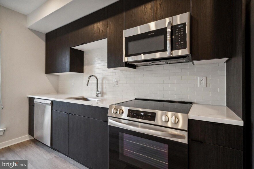 Foto principal - 3449 Scotts Ln