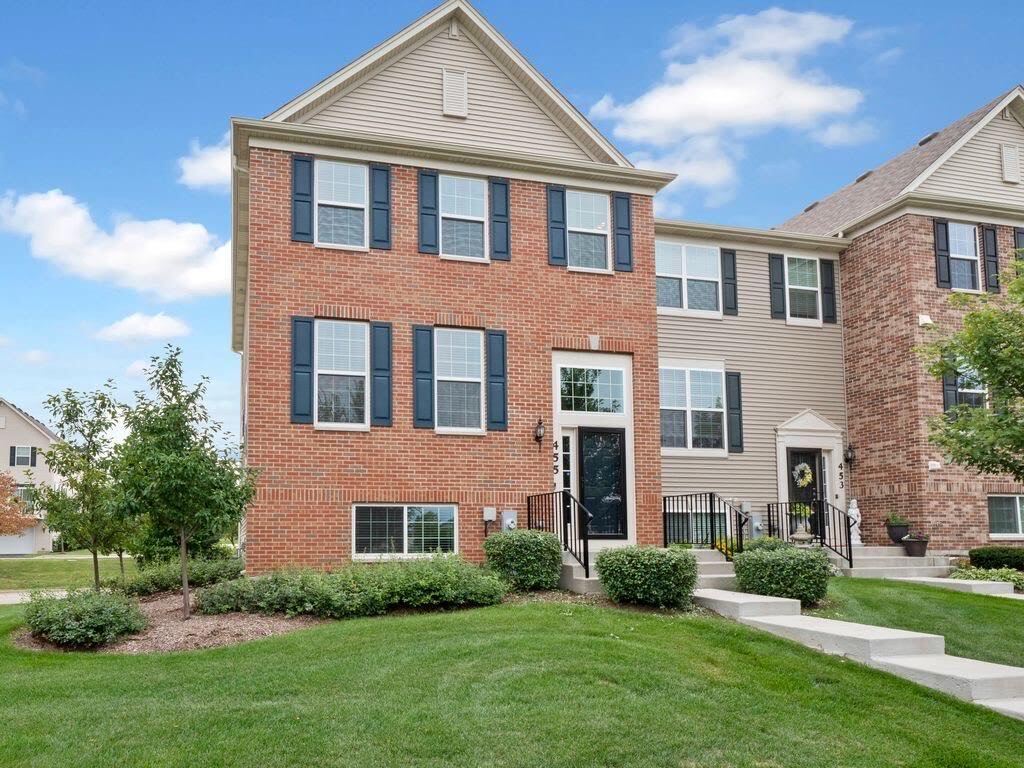 455 Fayetteville Ave, Gilberts, IL 60136 Townhome Rentals in Gilberts