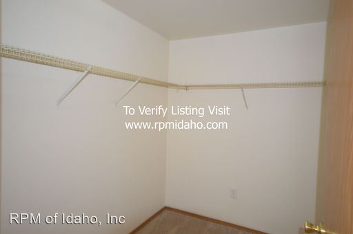 Building Photo - 5949 W Ellens Ferry Dr