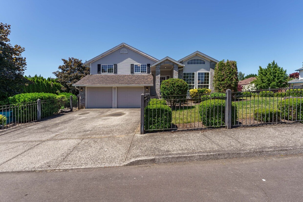 Recently Updated and Move In Ready 3 Bedro... - Recently Updated and Move In Ready 3 Bedro...