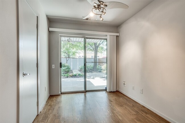Foto del edificio - 4213 Dickason Ave