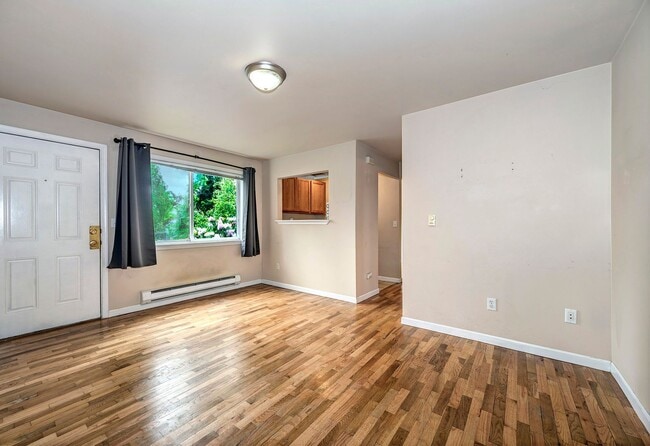 Building Photo - One Bed/One Bath Seattle Apartment