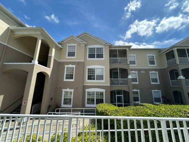 Foto del edificio - 2 bedroom condo in Gated Community with co...