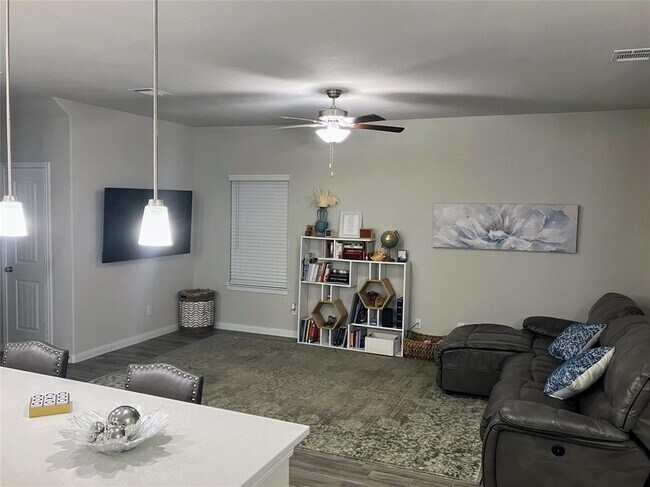 Building Photo - 1214 Mira Mar Ct
