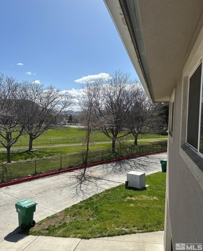 Building Photo - 5020 Tahiti Wy