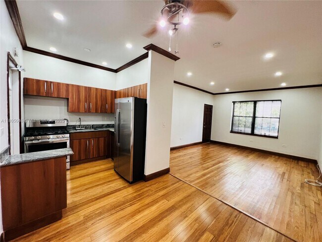 Foto del edificio - 1470 Lincoln Terrace