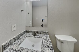 Building Photo - 21210 Bridgemeadows Ln