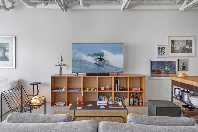 Photo du bâtiment - 350 E 2nd Ave