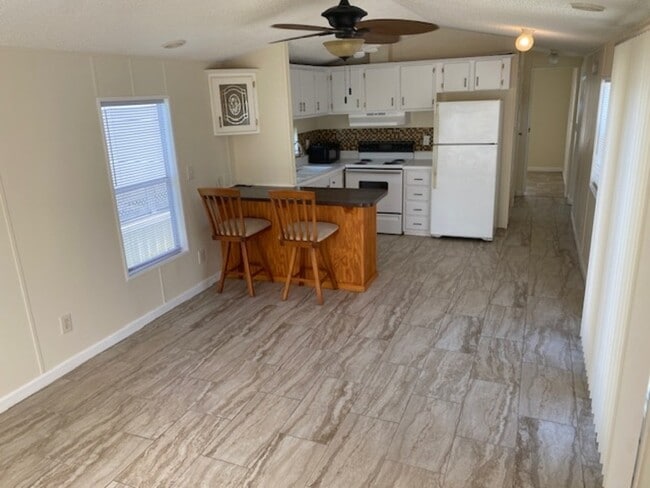 Building Photo - 4825-4A1A A1A S
