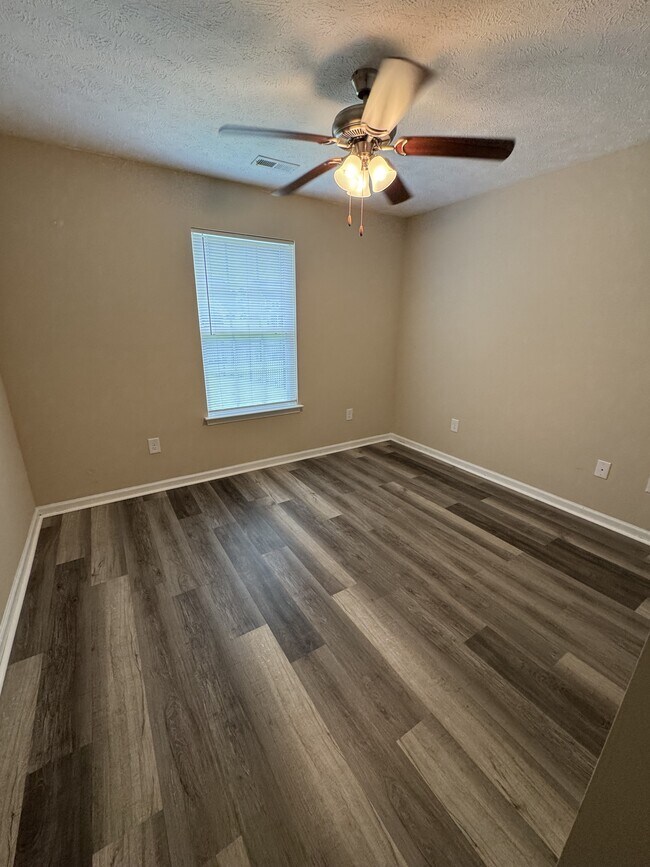 Building Photo - 224 Foxpath Loop