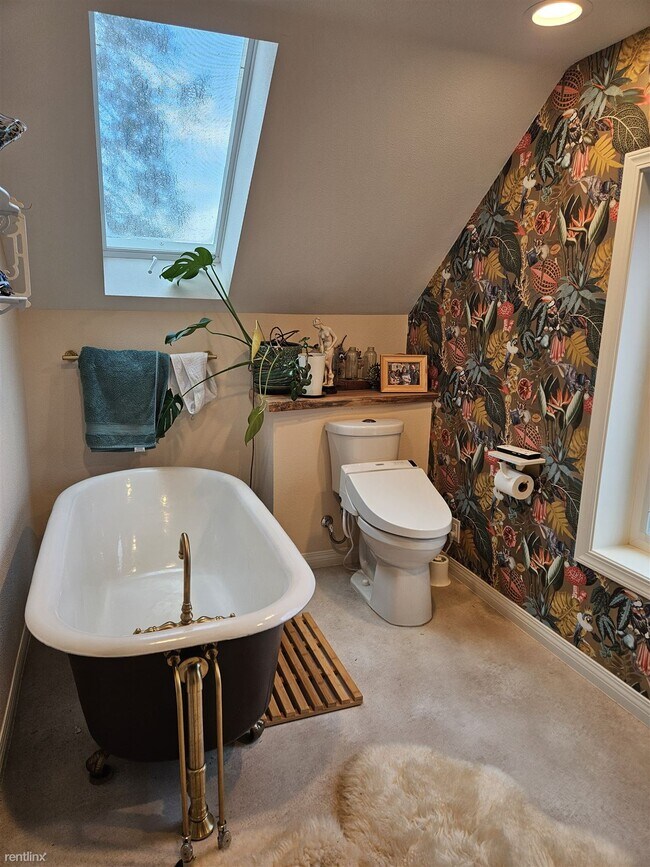 Foto del edificio - 3 br, 1.5 bath House - 611 West 32nd Street