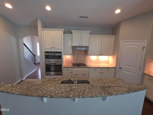 Foto del edificio - 6007 Peachtree Town Ln