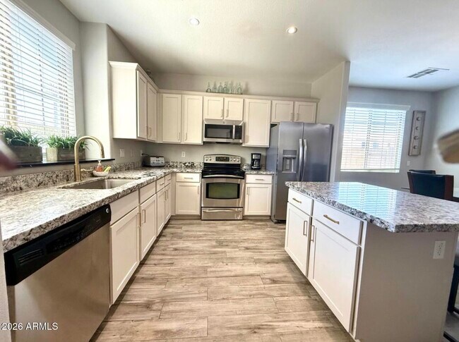 Foto del edificio - 3708 E Kerry Ln