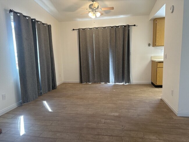 Building Photo - 2 Bedroom 1 Bath Home at the End of a Culd...