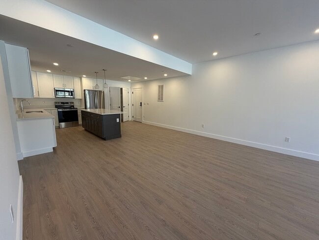 Foto del edificio - 1060 Main St