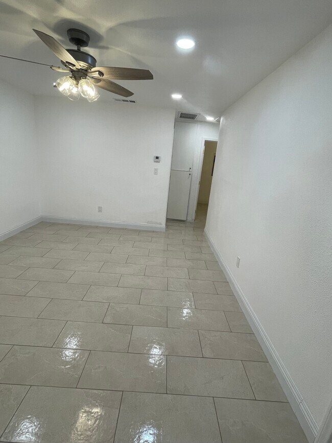 Foto del edificio - 7561 Guthrie St