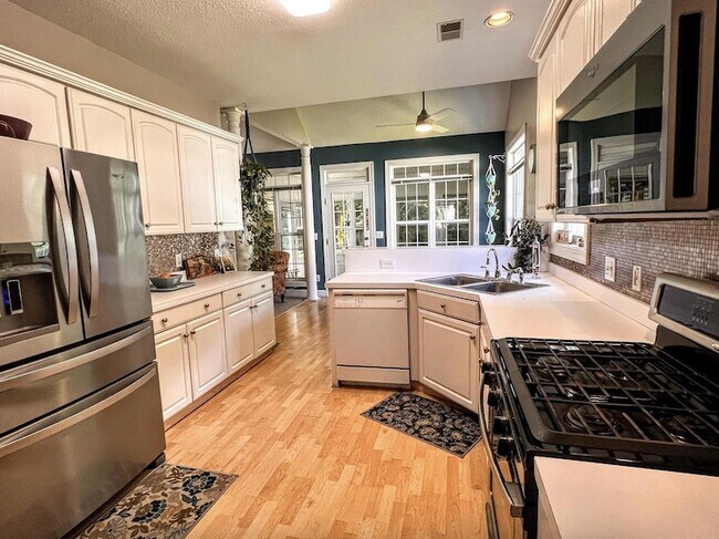 Foto del edificio - 1721 Fox Ridge Ct