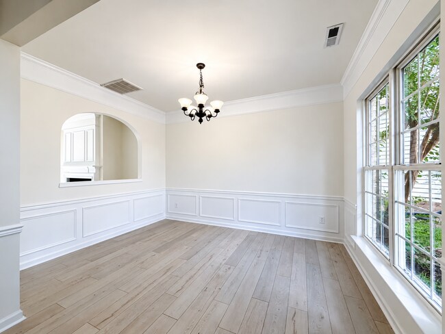 Foto del edificio - 112 Huntersville Rd