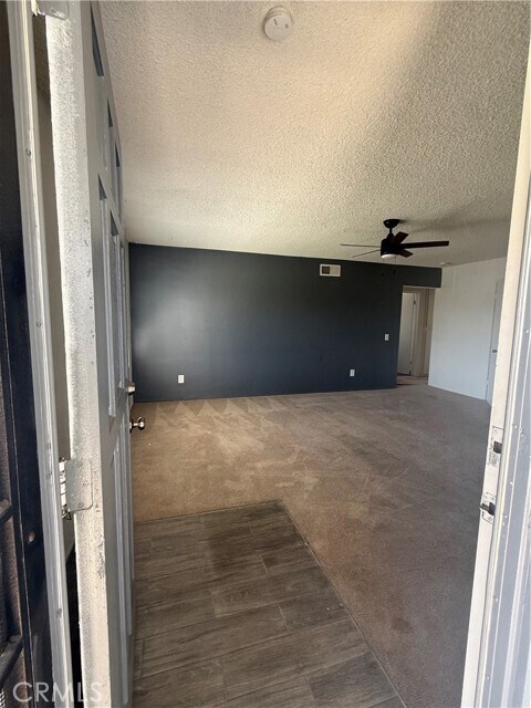 Foto del edificio - 9260 Hemlock St