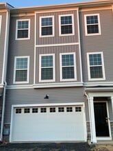 Building Photo - 253 Red Leaf Ln