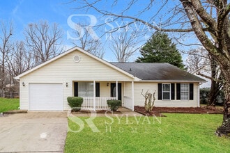 Building Photo - 520 Country Garden Dr