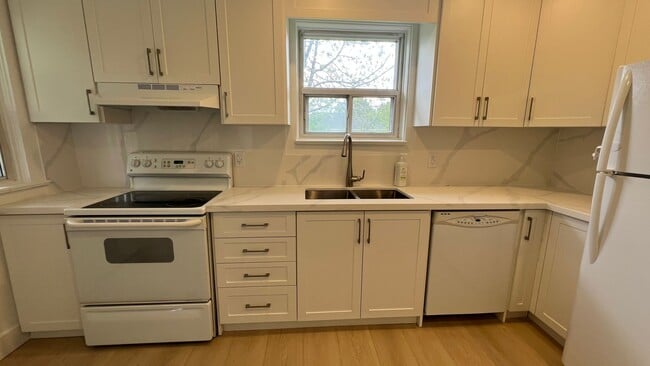 Photo du bâtiment - 979 Danforth Rd