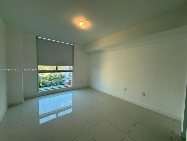 Foto del edificio - 7825 NW 107th Ave