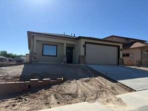 Building Photo - 252 Sasha St