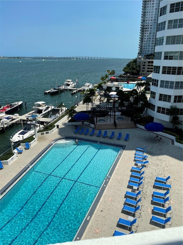 Primary Photo - 801 Brickell Bay Dr