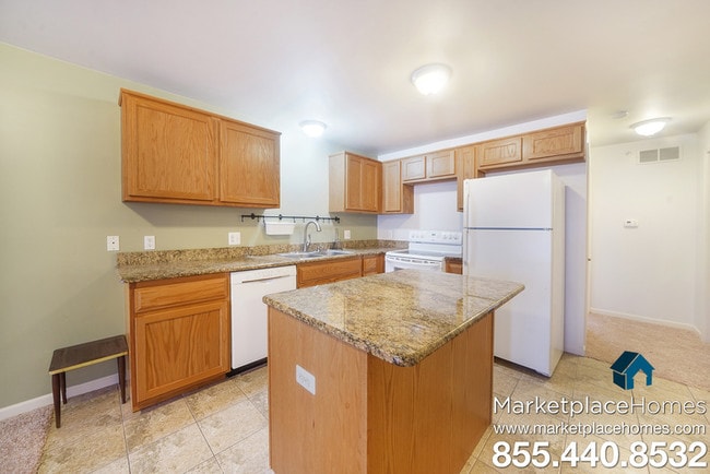 Foto del edificio - 45678 Kennedy Ave
