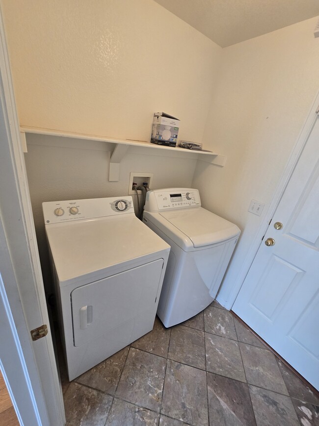 Foto del edificio - 19653 E 58th Dr