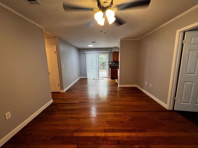 Foto del edificio - 358 John King Rd