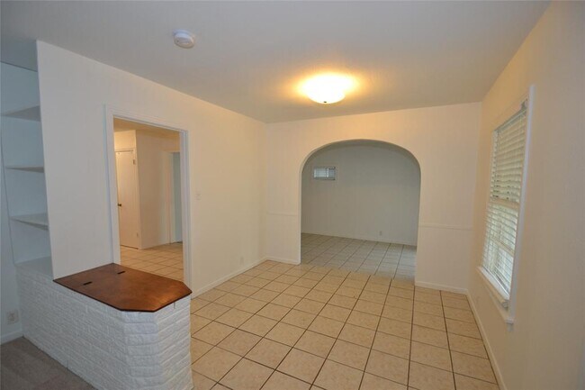 Foto del edificio - 1211 Ridgemont Dr