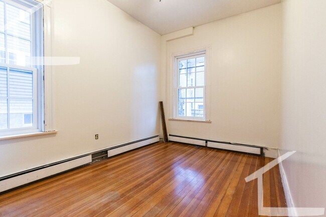 Foto del edificio - 4 Bedroom