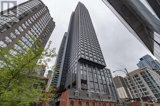Building Photo - 8-808 Wellesley St E