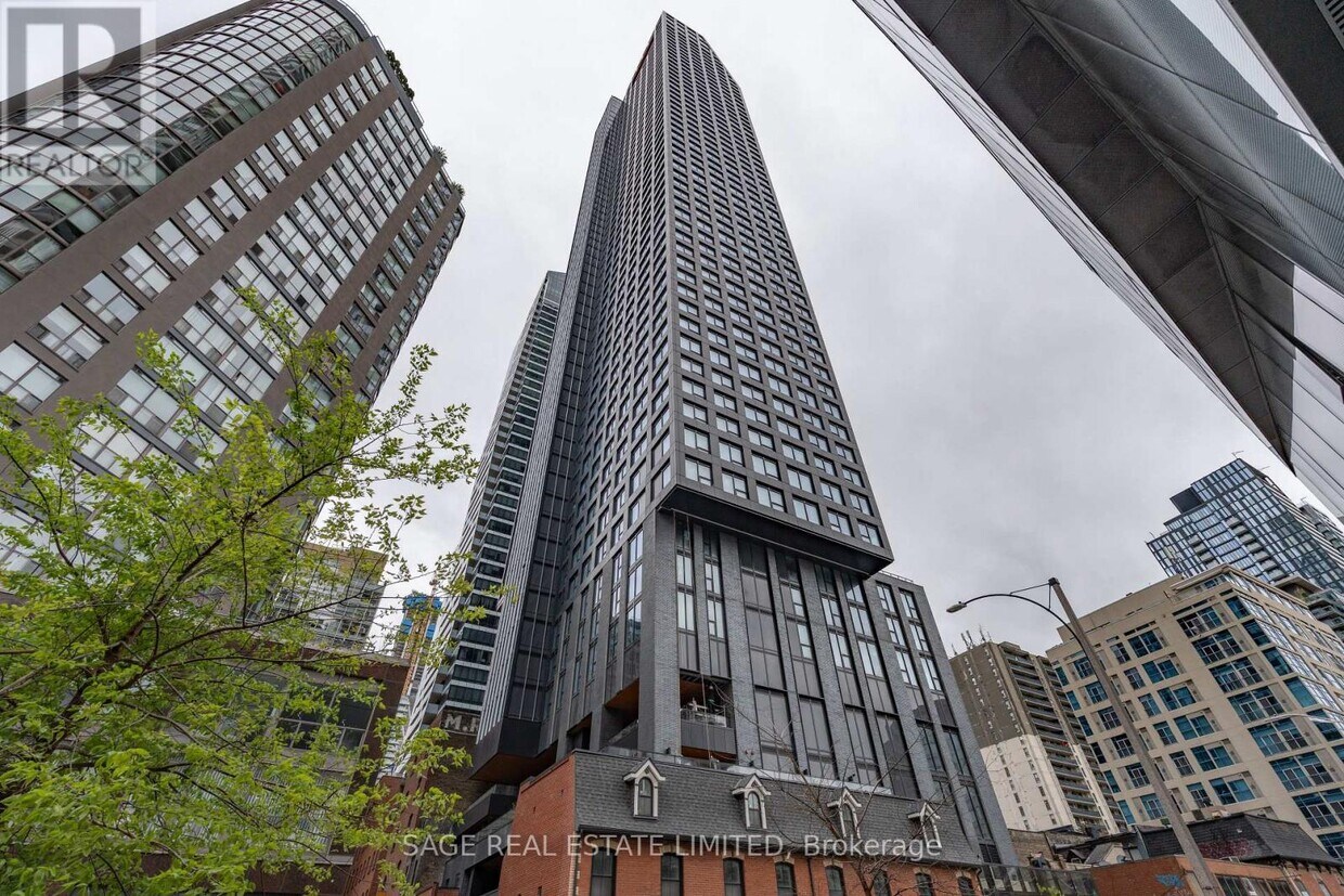 Photo principale - 8-808 Wellesley St E