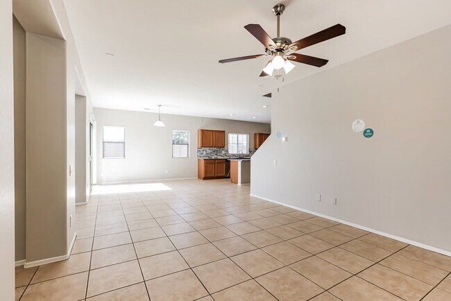 Foto del edificio - 8423 W Vernon Ave