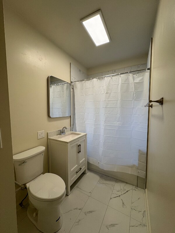 Foto del edificio - 3547 W Dickens Ave