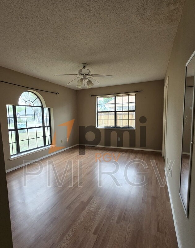 Building Photo - 2205 Tampico St