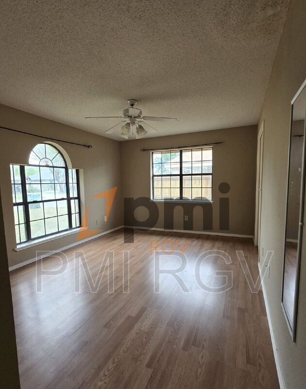 Foto del edificio - 2205 Tampico St