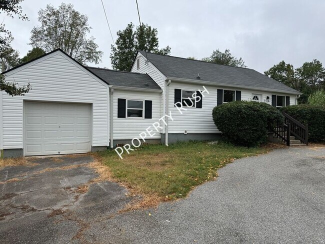Building Photo - 6618 Shallowford Rd