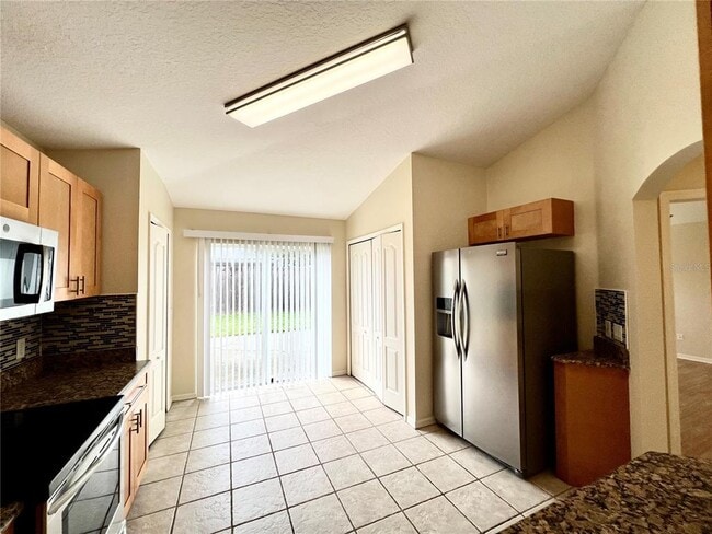 Building Photo - 10464 Blackmore Dr