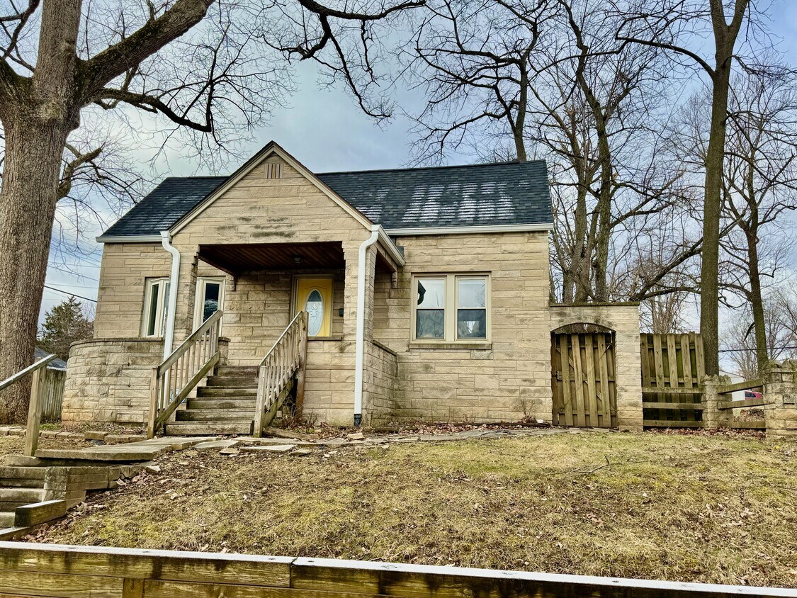 Foto principal - 1105 N Woodburn Ave