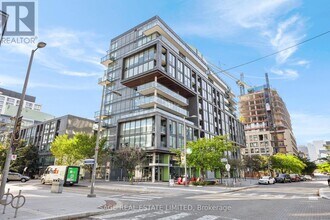 Building Photo - 455 Front St E