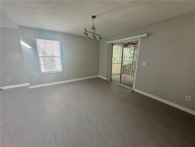 Foto del edificio - 4143 Lake Mist Dr NW