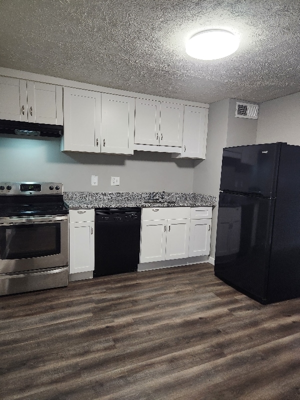 Building Photo - 373 Stone Mountain St