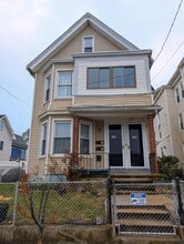 Building Photo - 116 Stillman St