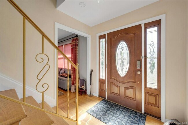 Foto del edificio - 679 White Plains Rd