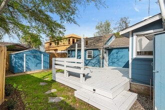 Building Photo - 320 Coronado St